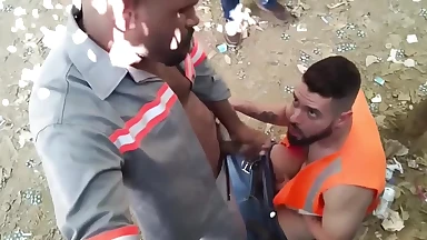 Interracial Fucking in Public Park